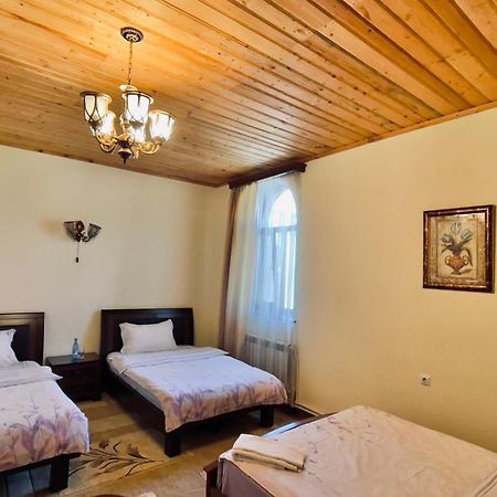 Christy Hotel Goris Exterior foto