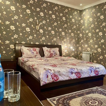 Christy Hotel Goris Exterior foto