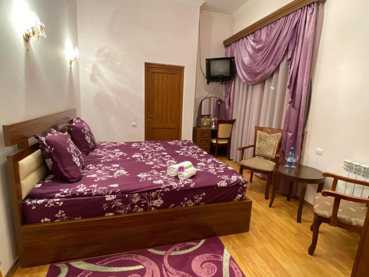 Christy Hotel Goris Exterior foto