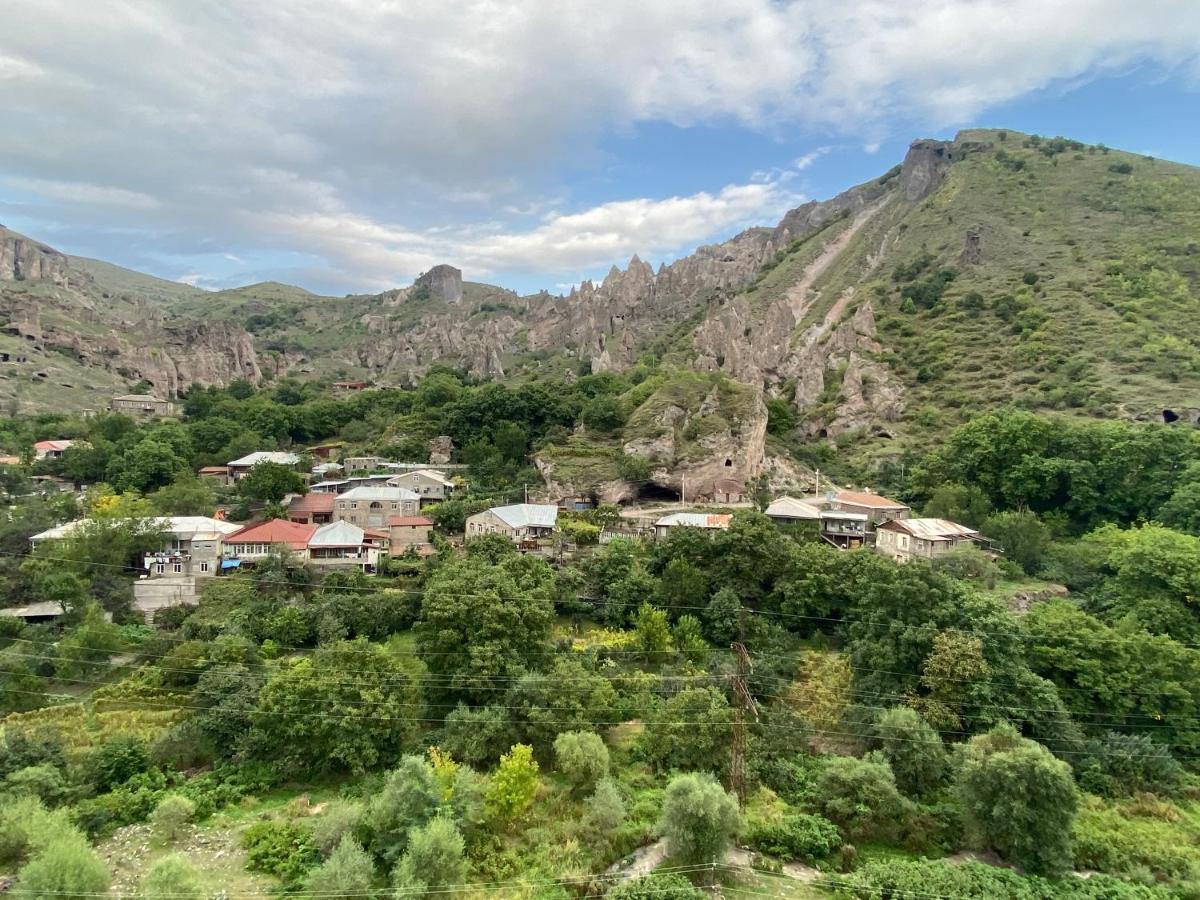 Christy Hotel Goris Exterior foto