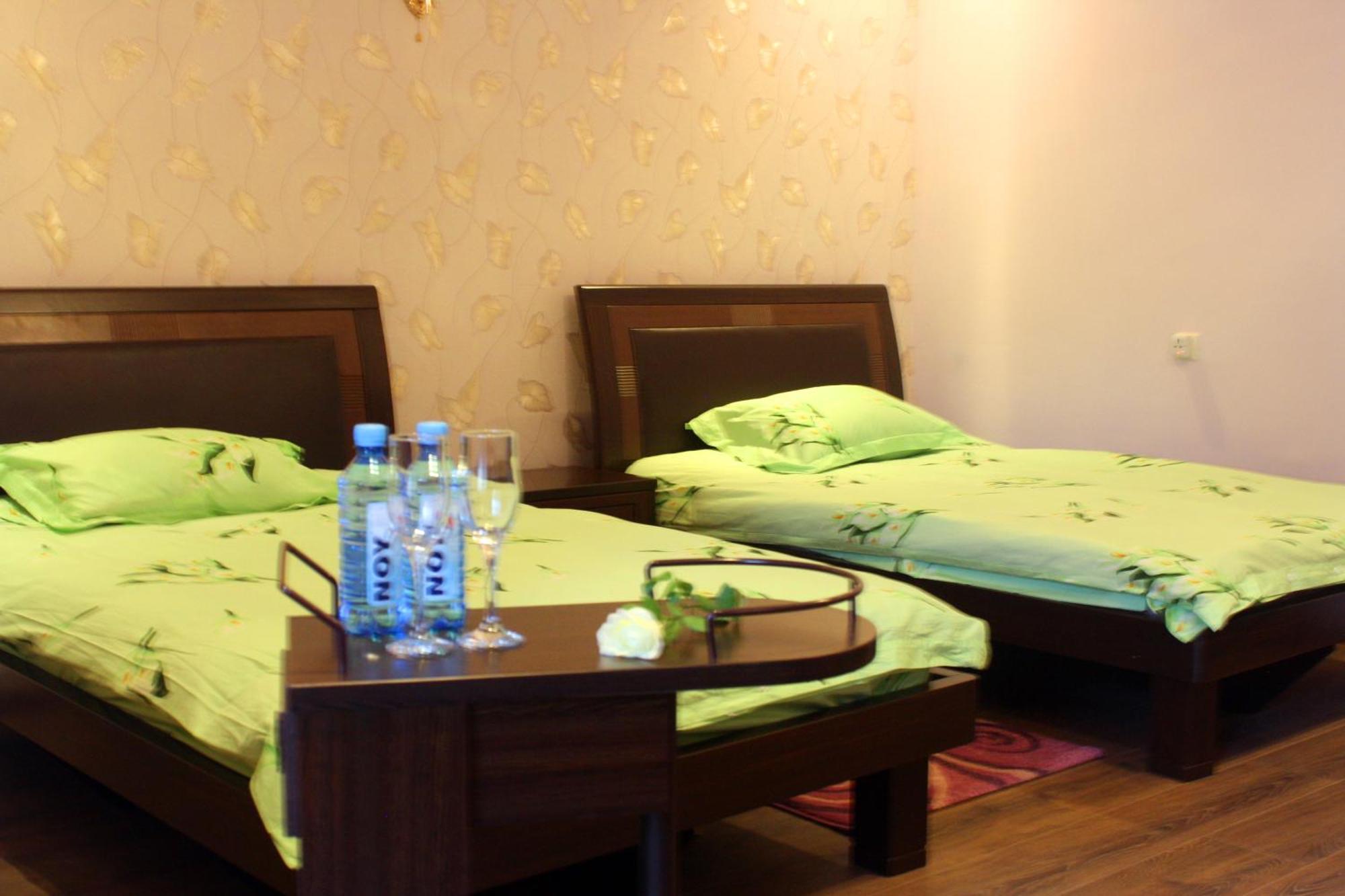 Christy Hotel Goris Quarto foto