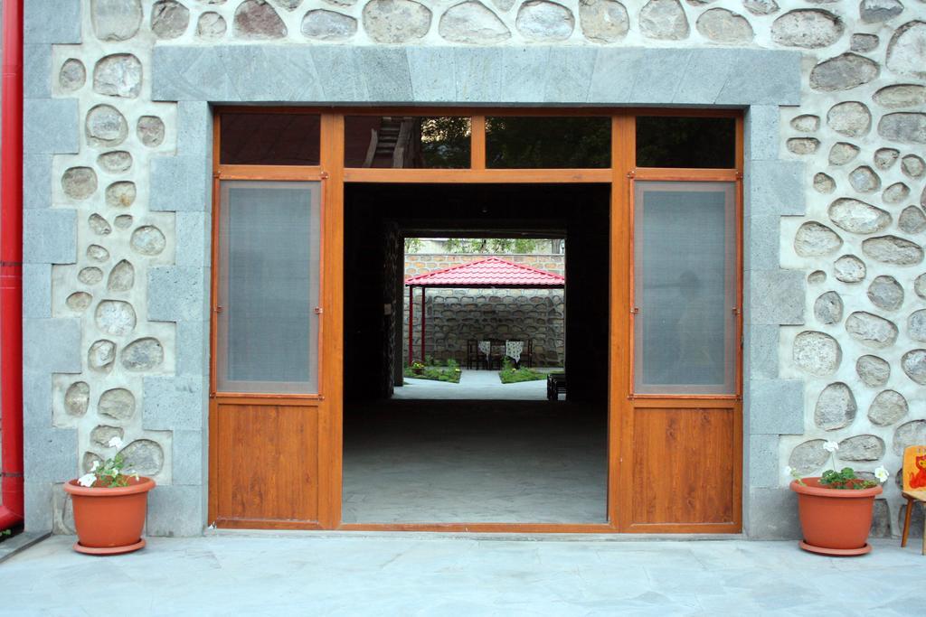 Christy Hotel Goris Exterior foto