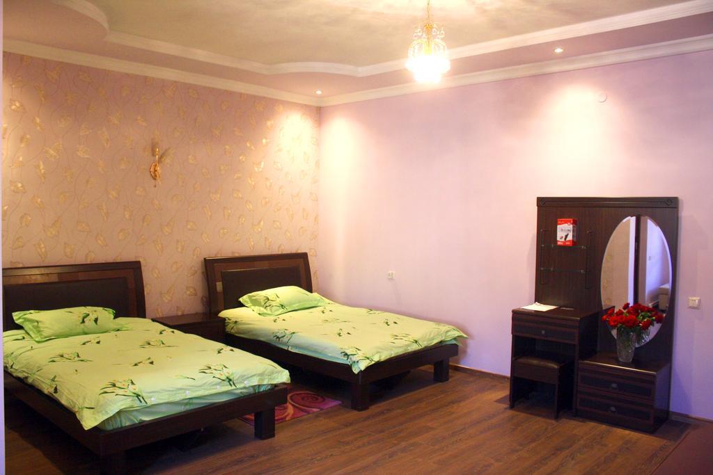 Christy Hotel Goris Exterior foto