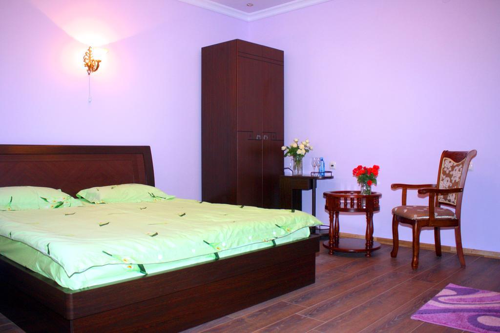 Christy Hotel Goris Quarto foto