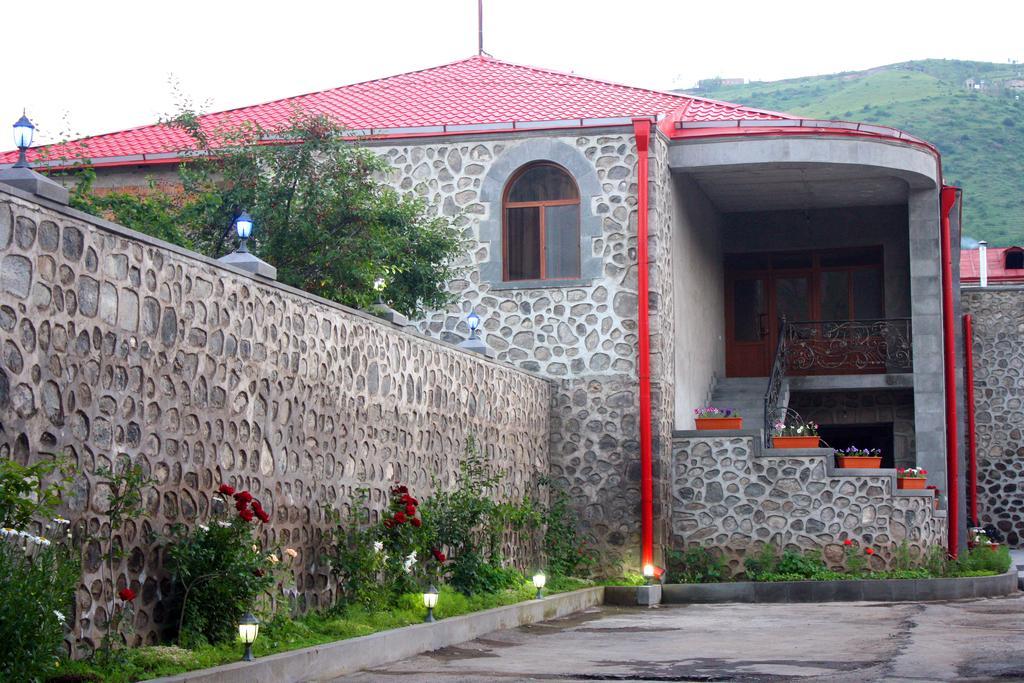 Christy Hotel Goris Exterior foto