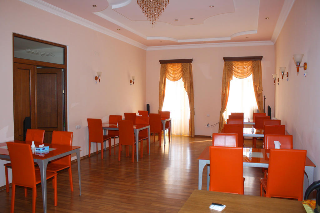Christy Hotel Goris Exterior foto