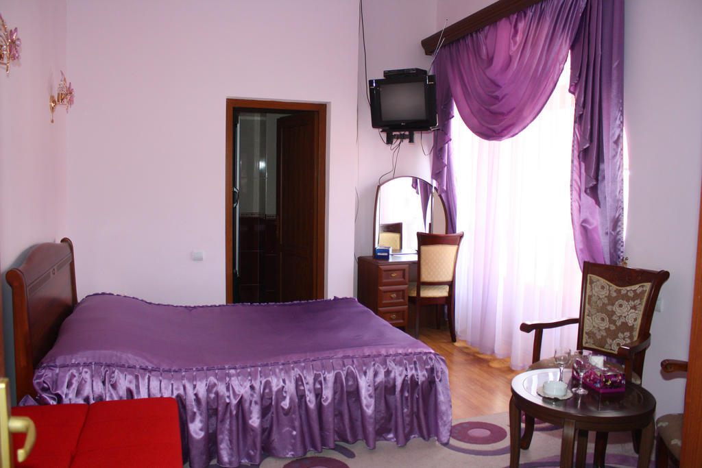 Christy Hotel Goris Quarto foto