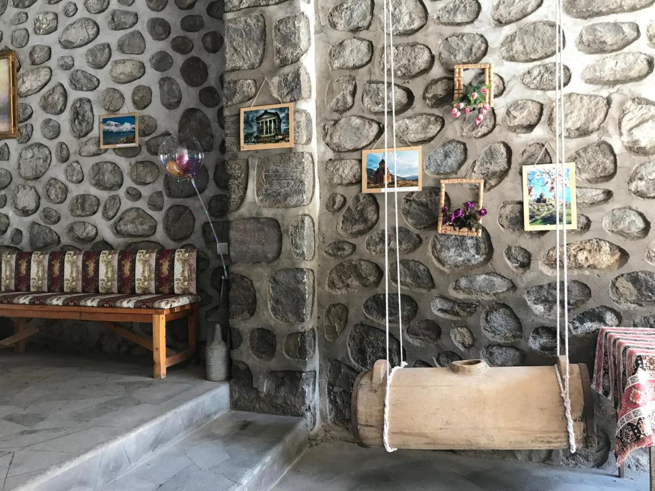 Christy Hotel Goris Exterior foto