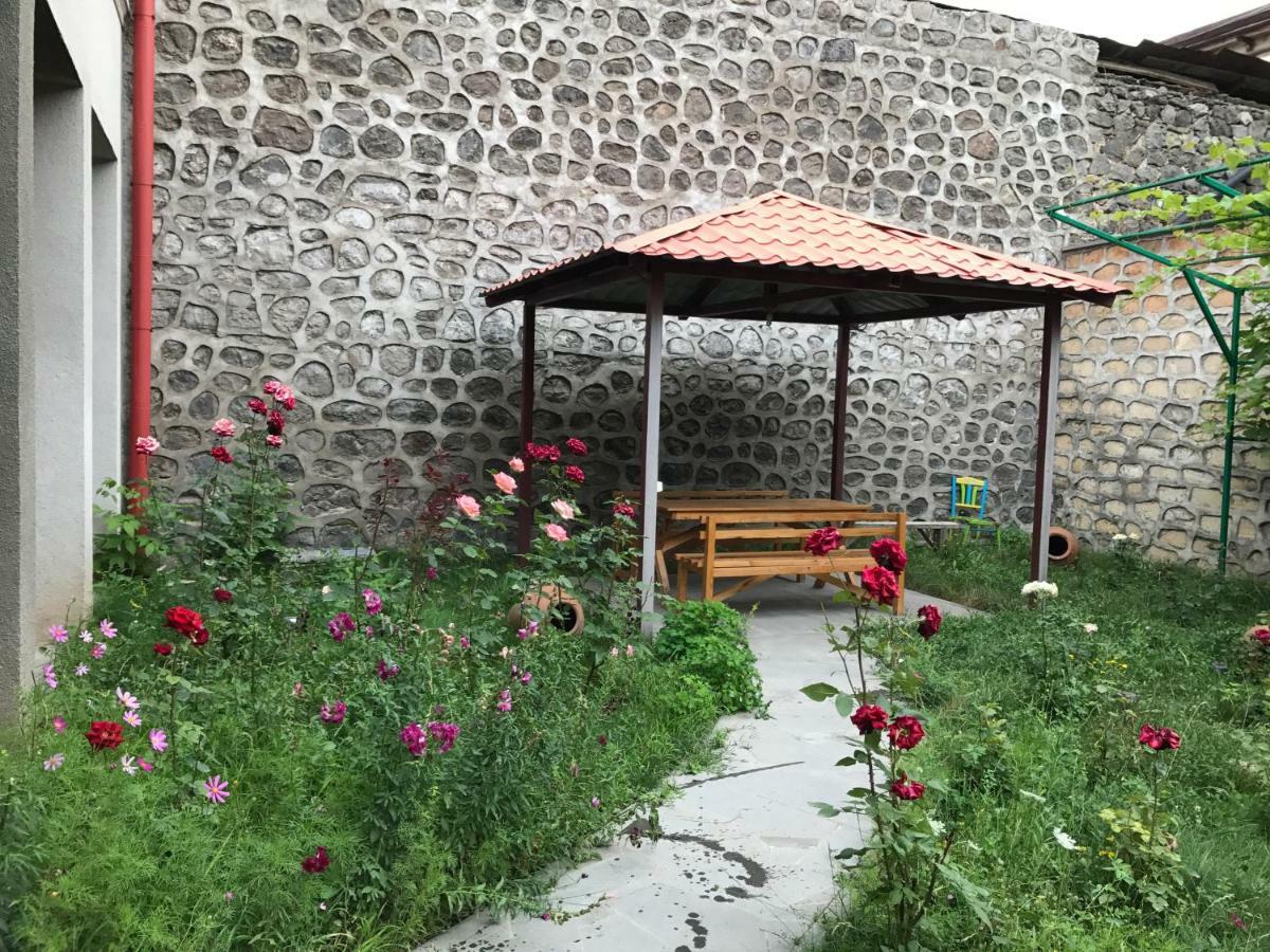 Christy Hotel Goris Exterior foto